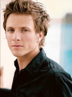 charlie-bewley-demitri_l.jpg