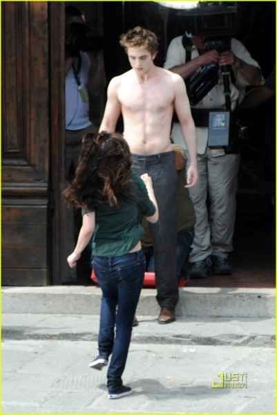 nm-_bella_and_edward_in_volterra.jpg